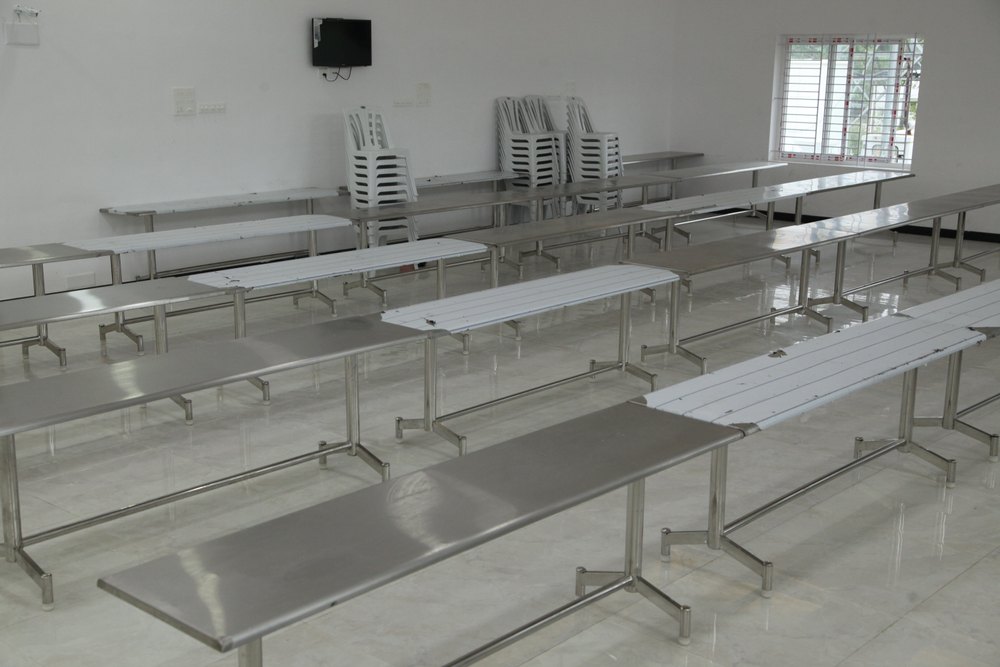 Silver Polished Rectangular SS Dining Table, For marriage hall dinning