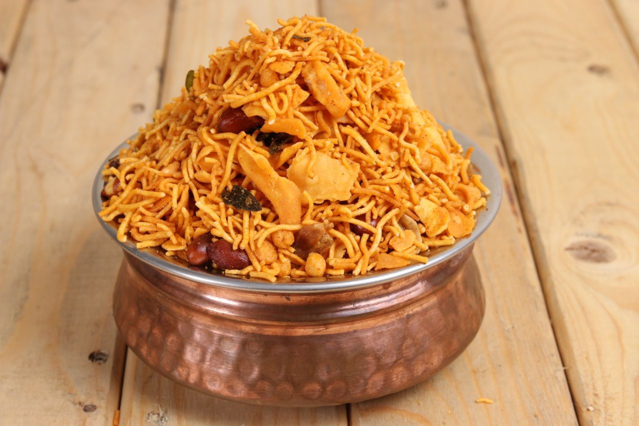 Lasun Chivda, Packaging Type Packet, Rs 56.25 /gram Shreenath Natural