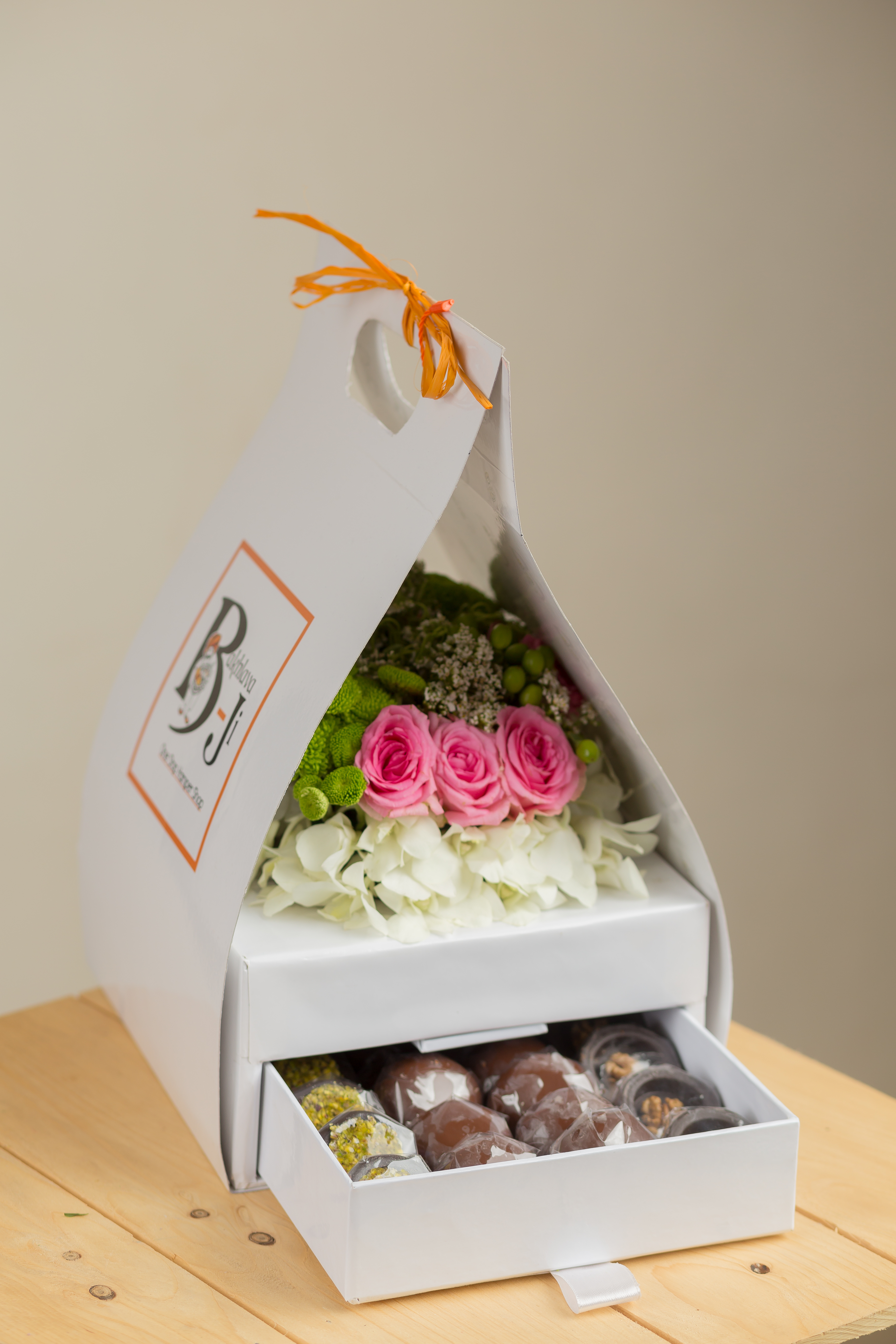 Gift Hamper at Rs 1500/unit गिफ्ट हैंपर Bakhlavaji