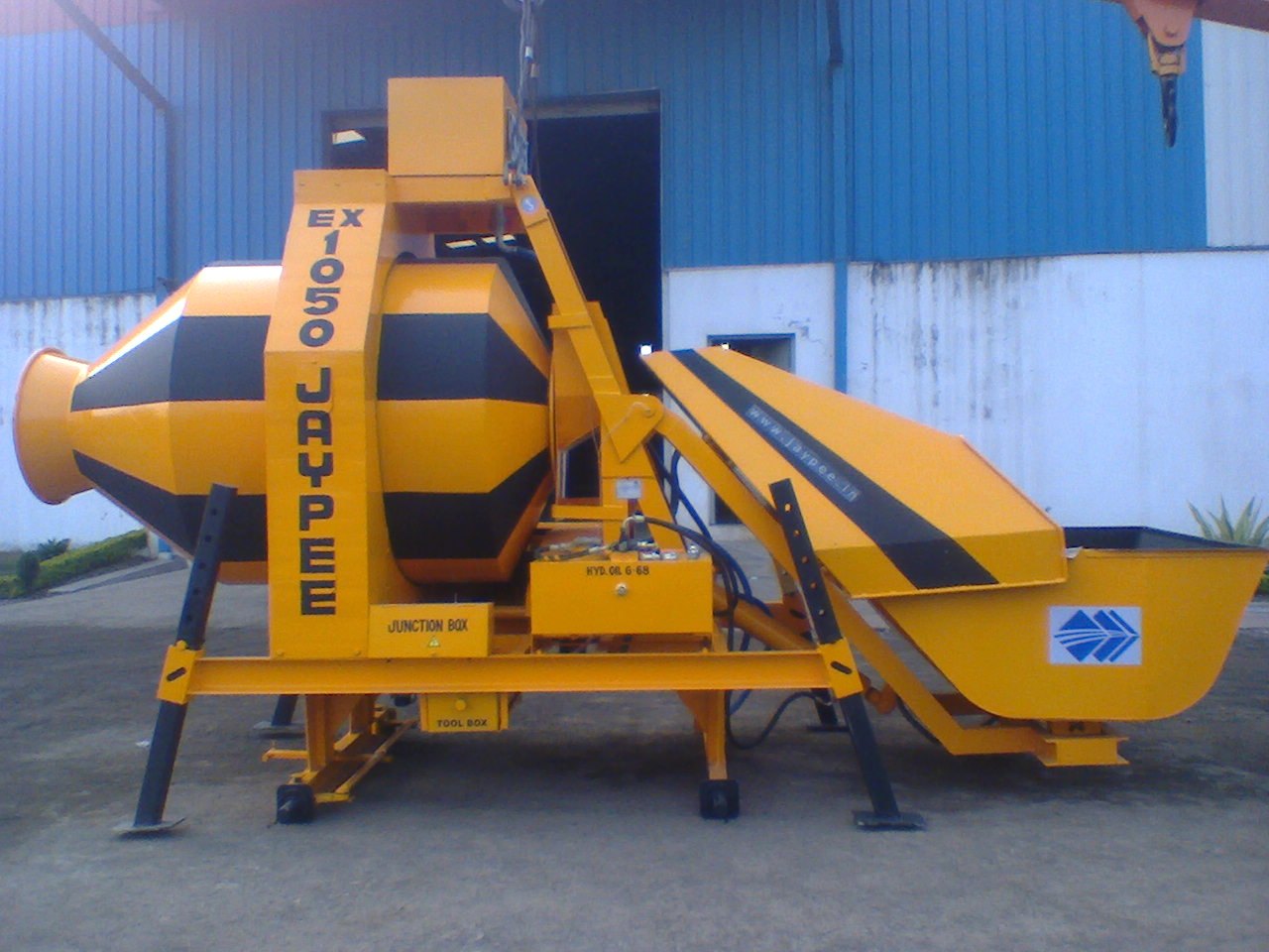 Mild Steel Batch Mixers, For Construction, Capacity 5001000 L, ID