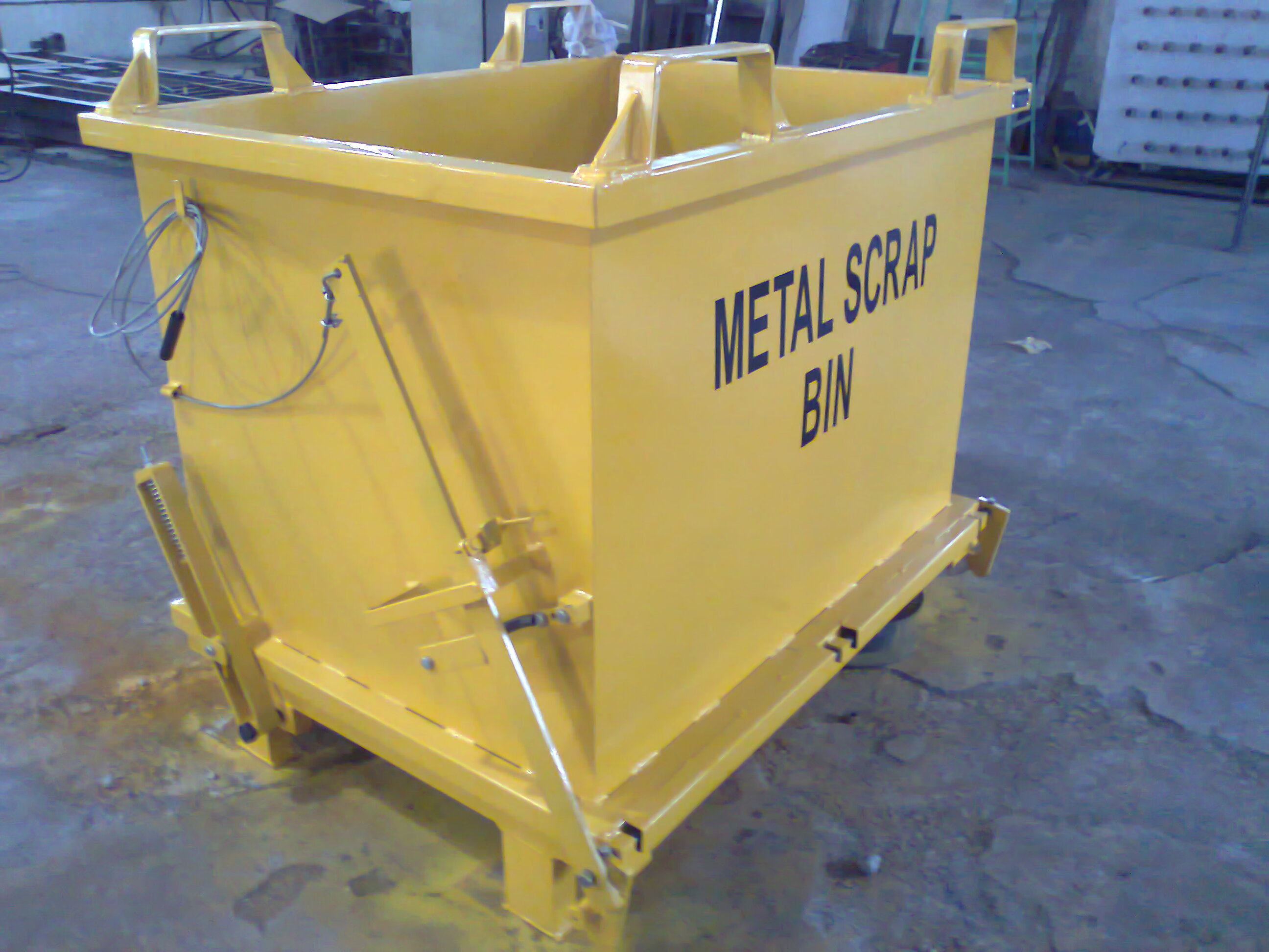 Drop Bottom Industrial Scrap Metal Bin at Rs 37000/piece Metal