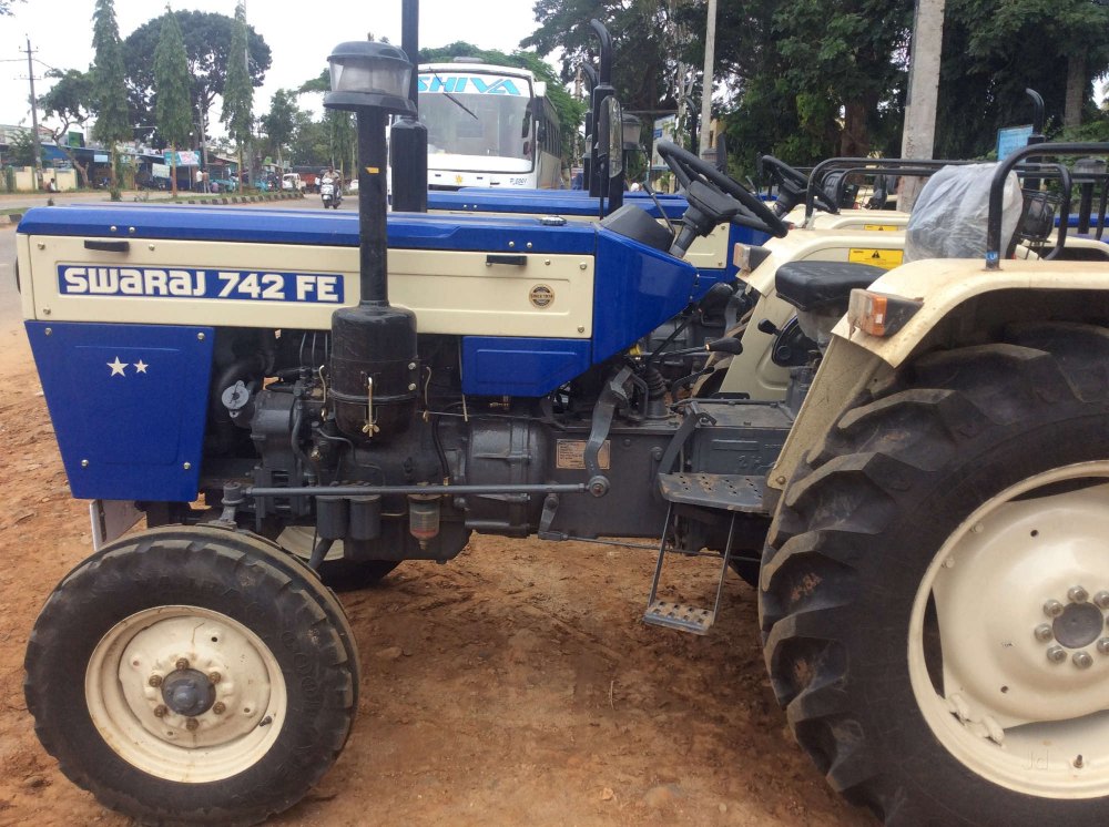 Swaraj 742 FE, 42 hp Tractor, 1700 kgf, Price from Rs.535000/unit