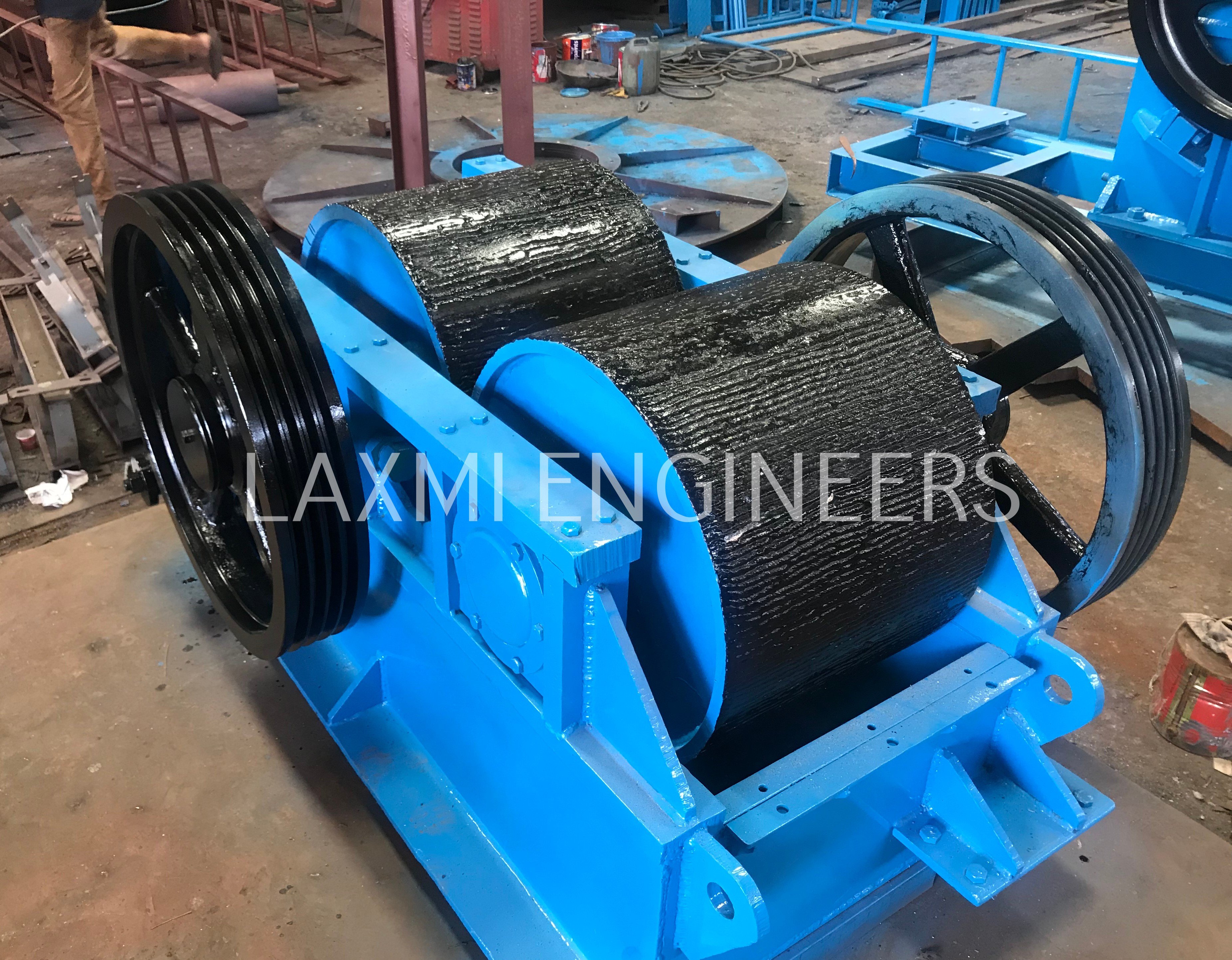 2 Stage V Belt Pulley Driven Roller Crusher, Capacity 2 30 Tph