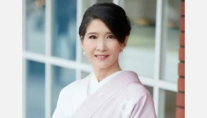 ひろこさんの たのしい にほんご ぶんけい れんしゅうちょう | 根本牧の本・情報誌 - Tsutaya/ツタヤ 小林ひろこさんは子育て後にエンターテイメントに挑戦する、ドローンとロボットと暮らす主婦