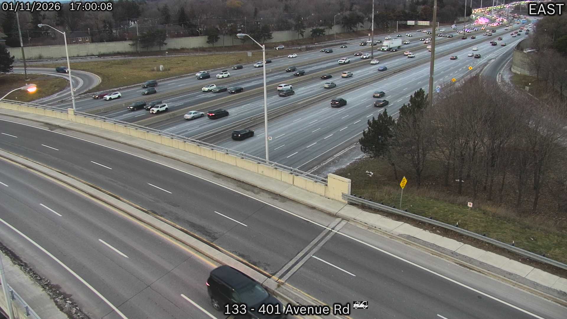 Highway 401 near Avenue Road Live Traffic Camera