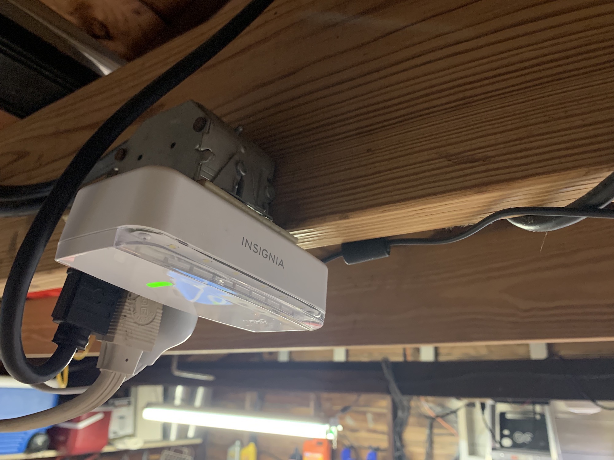 Review Insignia WiFi Garage Door Controller for HomeKit Review Insignia WiFi Garage Door Controller for HomeKit