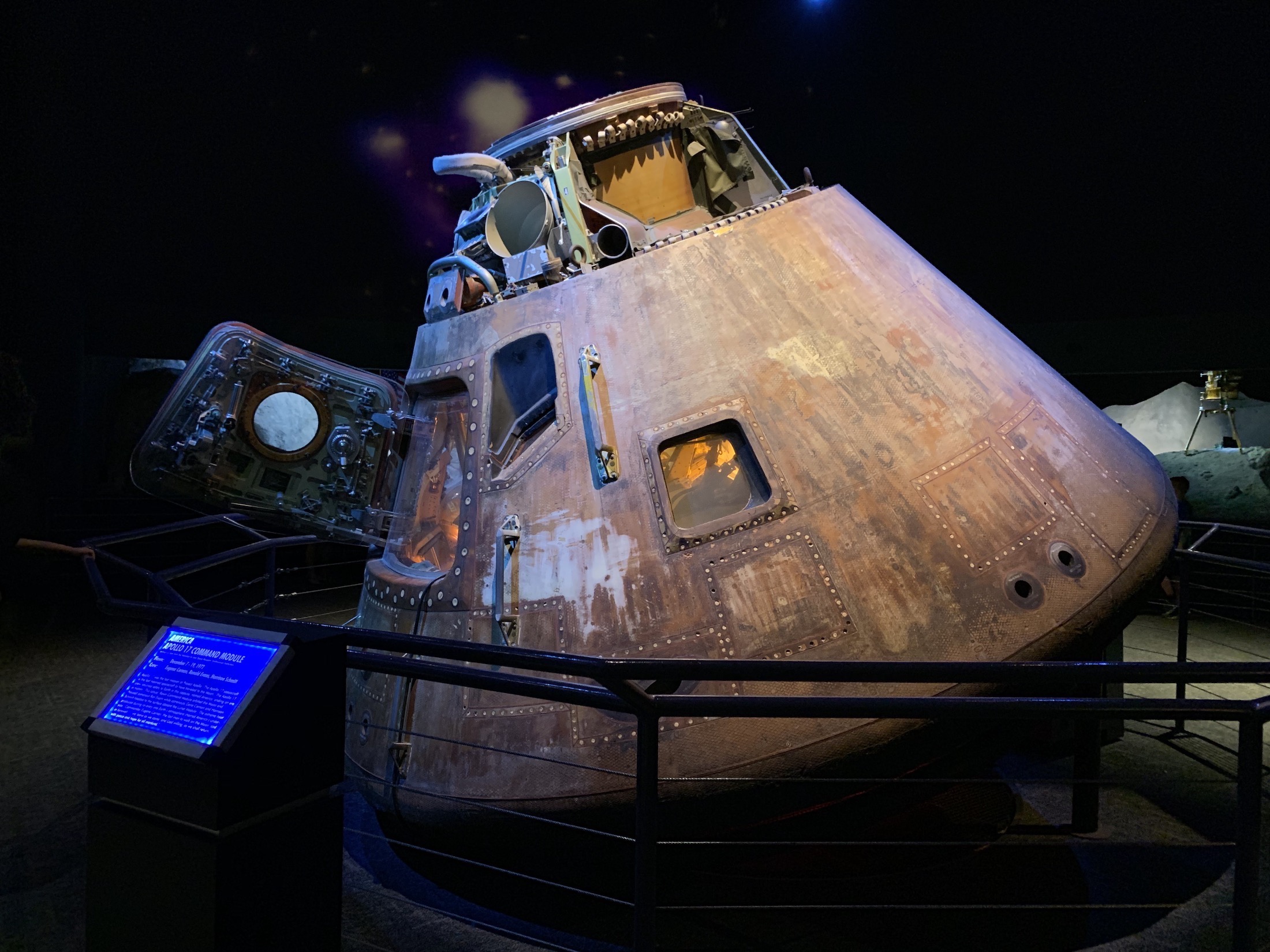 A Trip to Johnson Space Center 512 Pixels