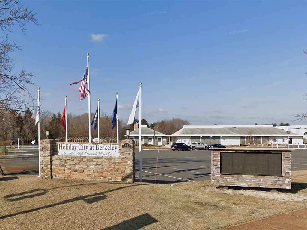 Holiday City Berkeley Adult Community in Toms River, NJ 55+ Housing