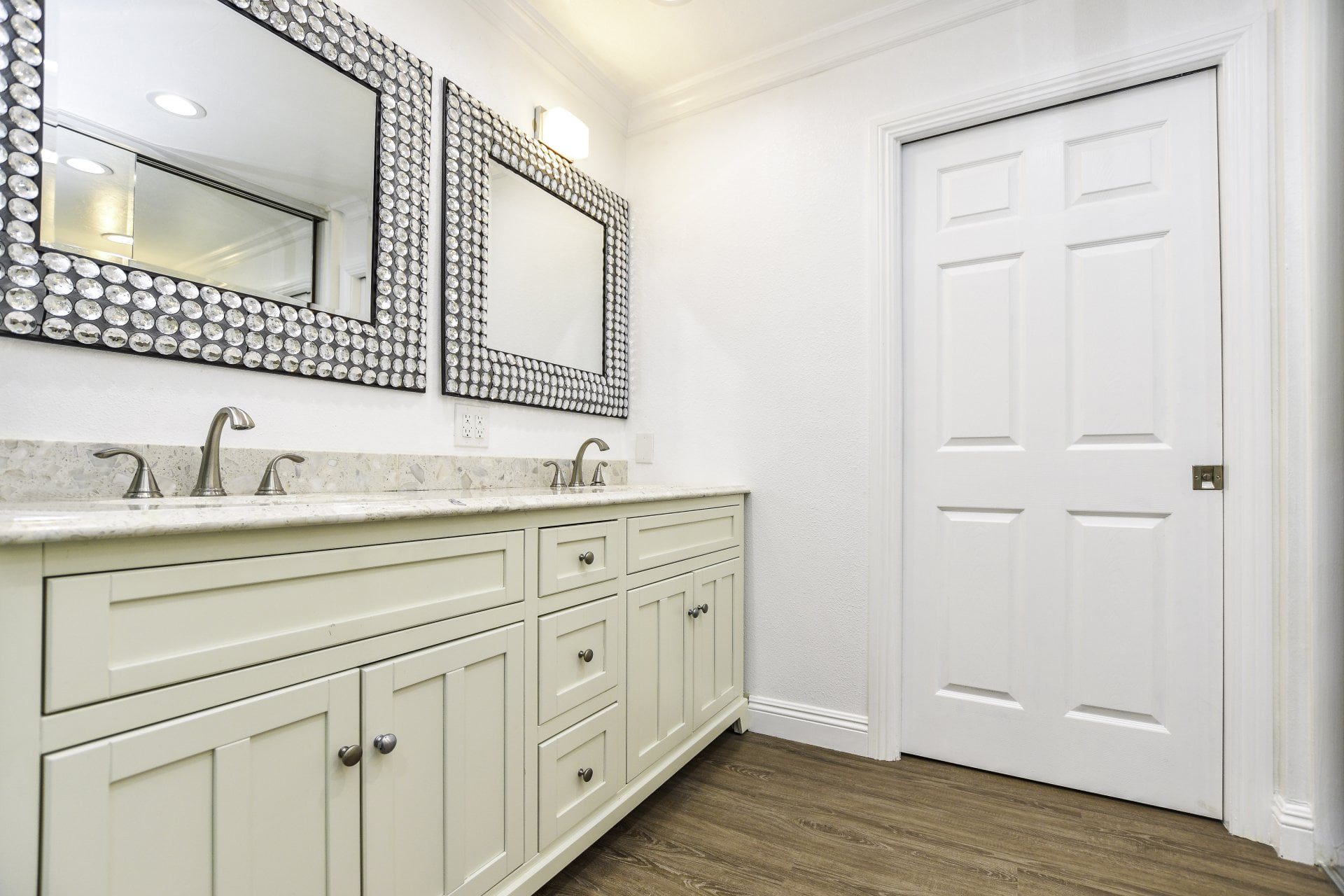 Huntington Beach, CA Bathroom Remodel Call 5blox