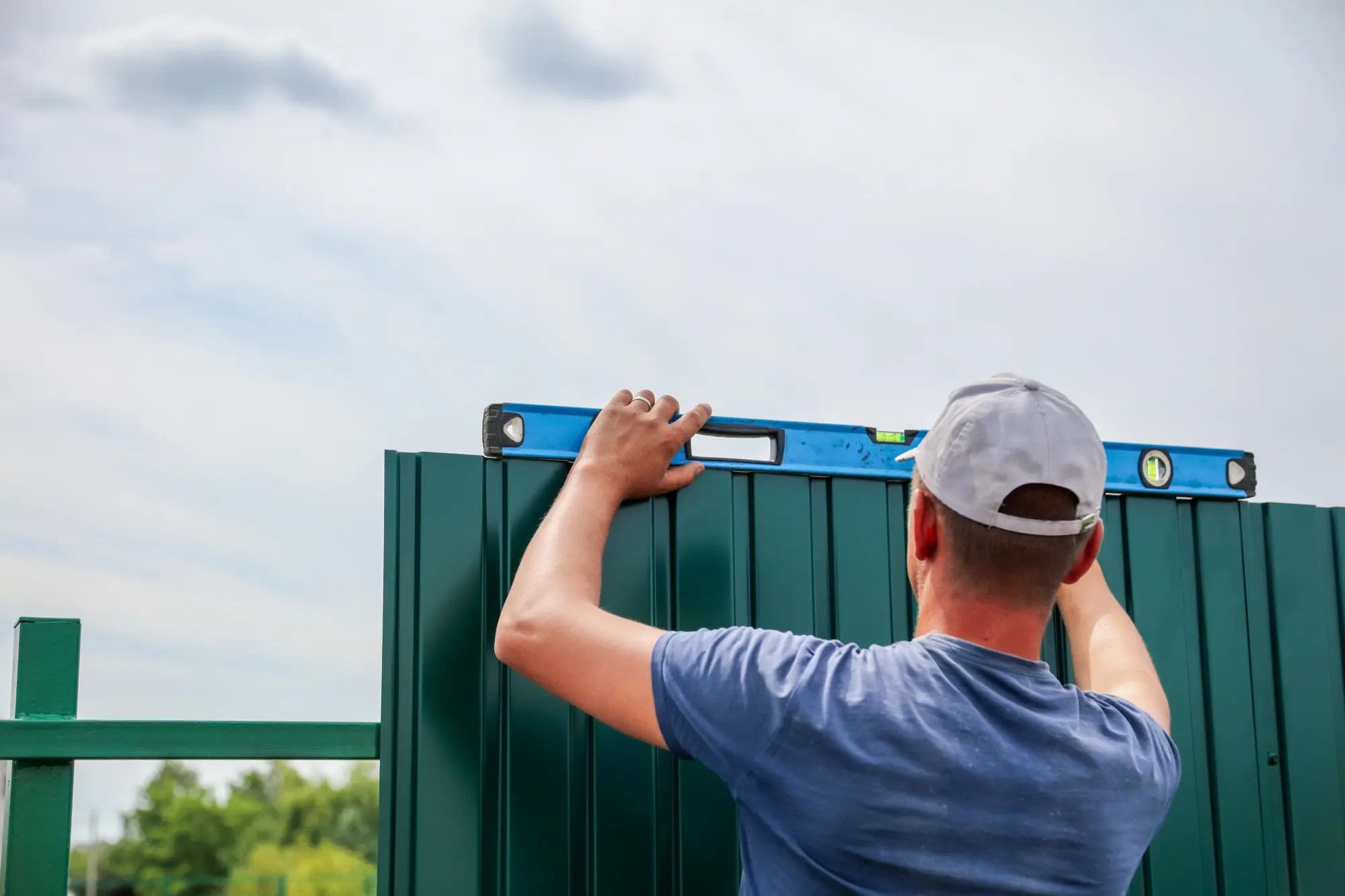 How Much Does It Cost to Hire a Fence Contractor?