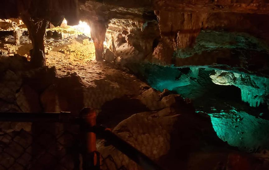Explore Onyx Cave in Eureka Springs
