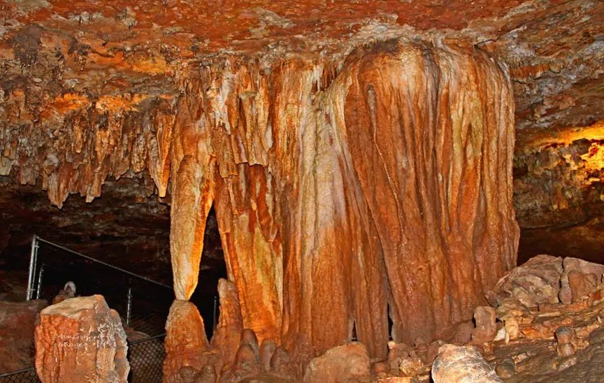 Explore Onyx Cave in Eureka Springs