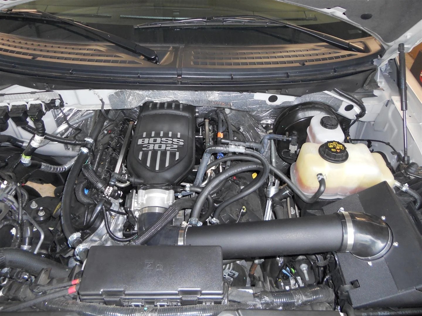 20112014 F150 5.0L 5 STAR TUNING BOSS 302 INTAKE MANIFOLD KIT WITH