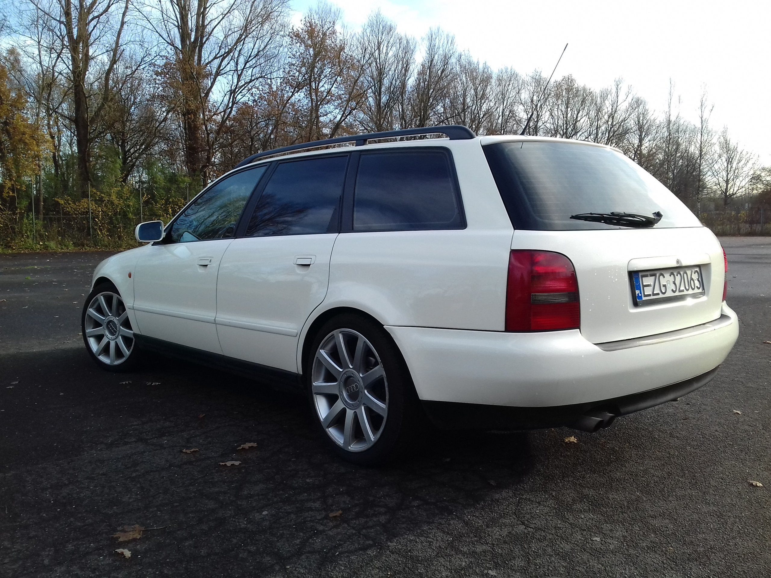 Audi A4 B5 2.4 V6 Quattro 7073082102 oficjalne archiwum allegro