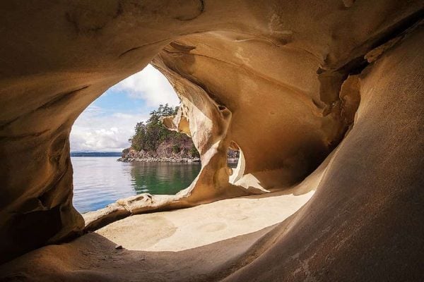 This Breathtaking Island Is The 'Hawaii' Of British Columbia