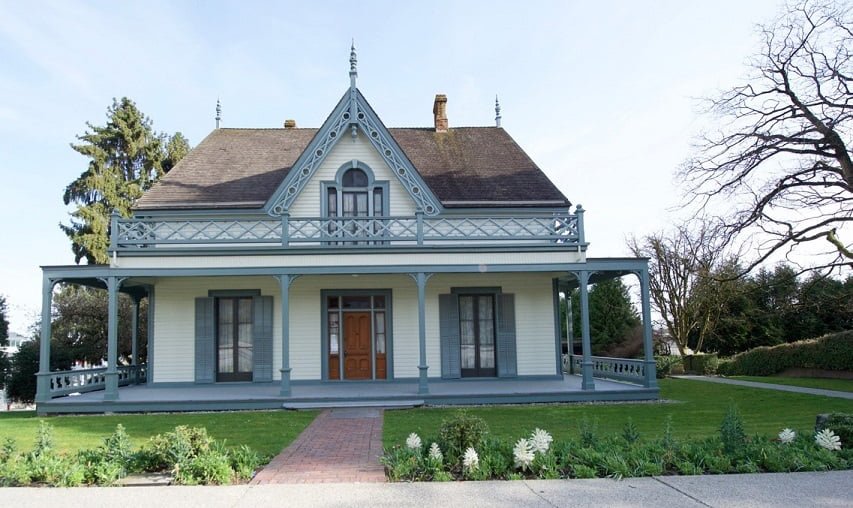 The Spookiest Haunted Houses In Metro Vancouver