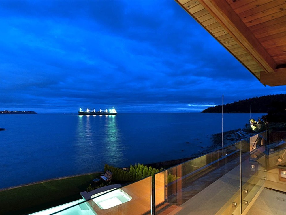 This 11.6M Mega Cabin In Vancouver Comes With Its Own Private Beach
