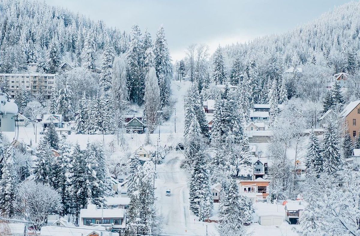 This BC Mountain Town Is An Outdoorsy Paradise In The Winter