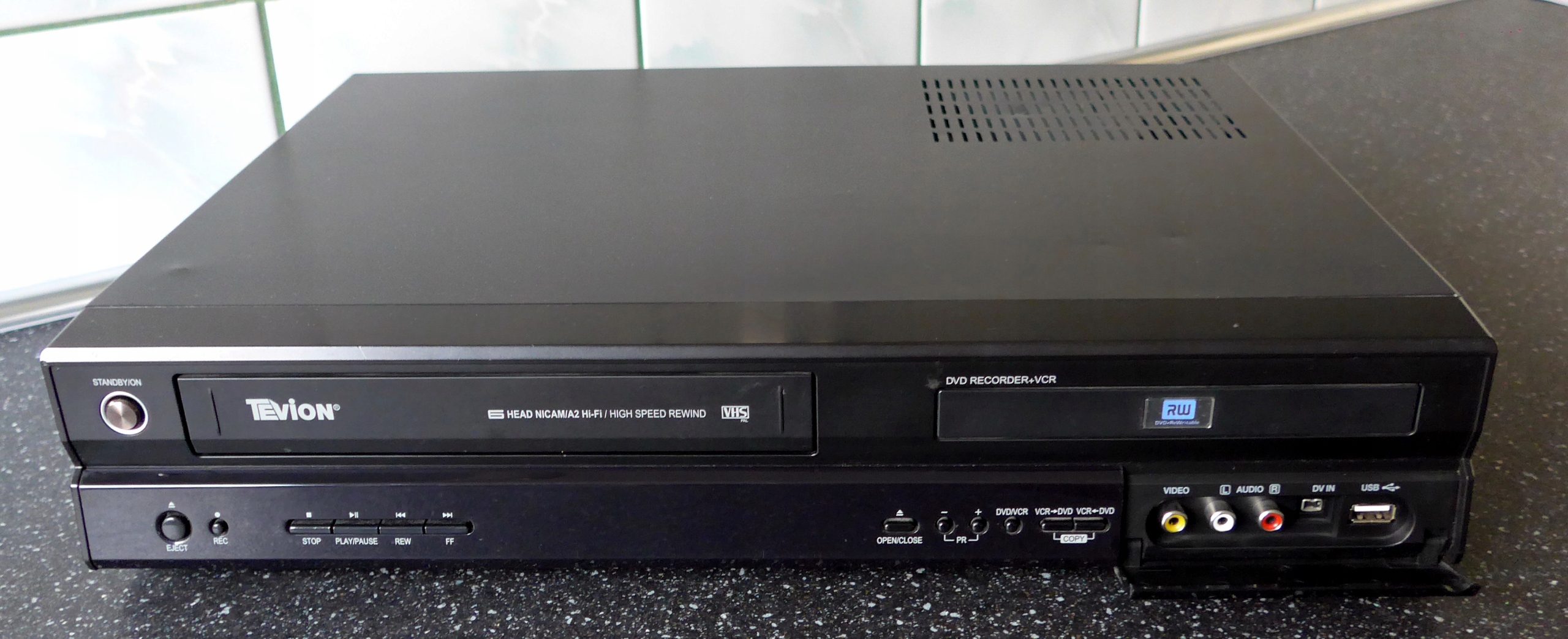 NAGRYWARKA COMBO VHSDVD TEVION MD81664 DIVX 7704429851 oficjalne