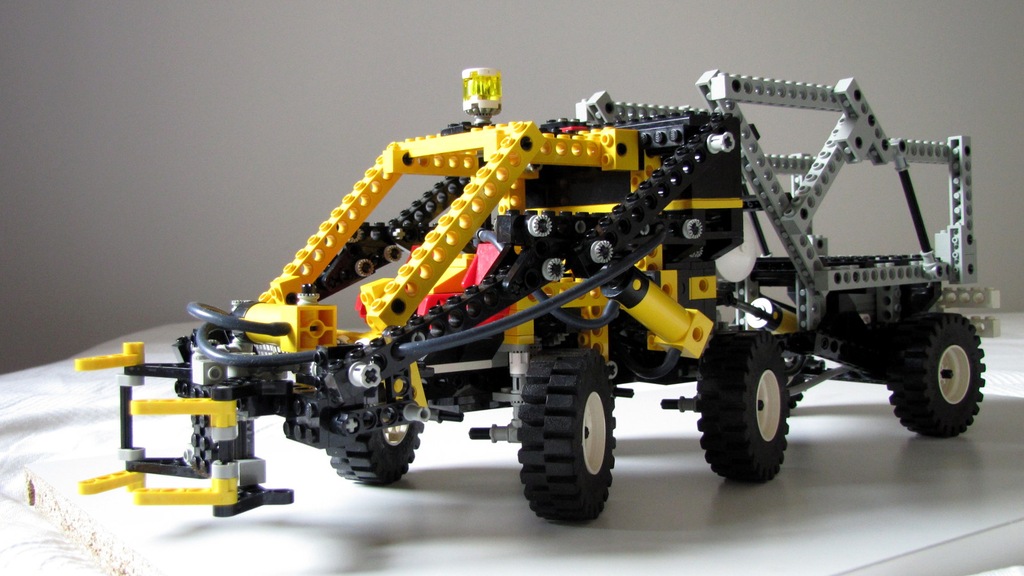 LEGO Technic 8868 ciężarówka pneumatyczna 100 kpl 7084298387