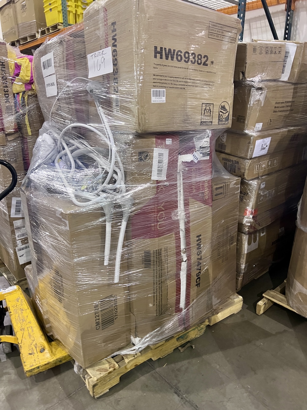 Amazon Costway Returns Truckload Unveiling a Reseller’s Dream