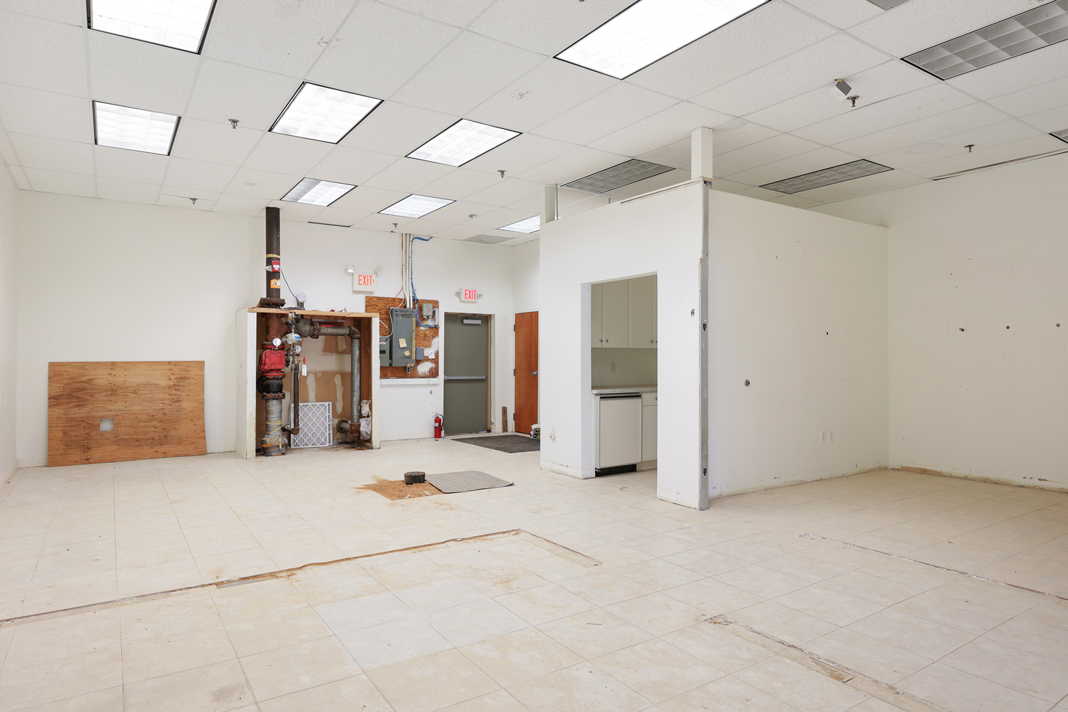 712 Bay Ave, Manahawkin NJ Manahawkin Plaza Retail Space Available