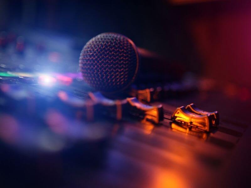 How to Choose the Best Recording Studio in Houston, TX Studio 713