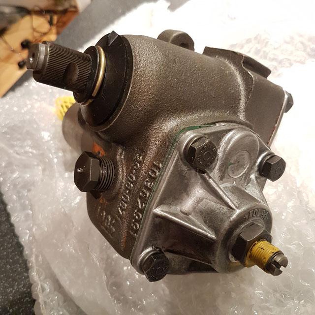 The new steering box!! - 72bug.com - Lower than a dead badger