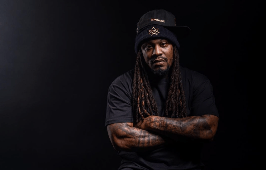 Who is Marshawn Lynch's Girlfriend? Is he married to Charmaine Glock