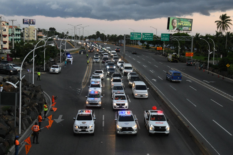 Miles retornan a Santo Domingo por autopista Las Américas tras
