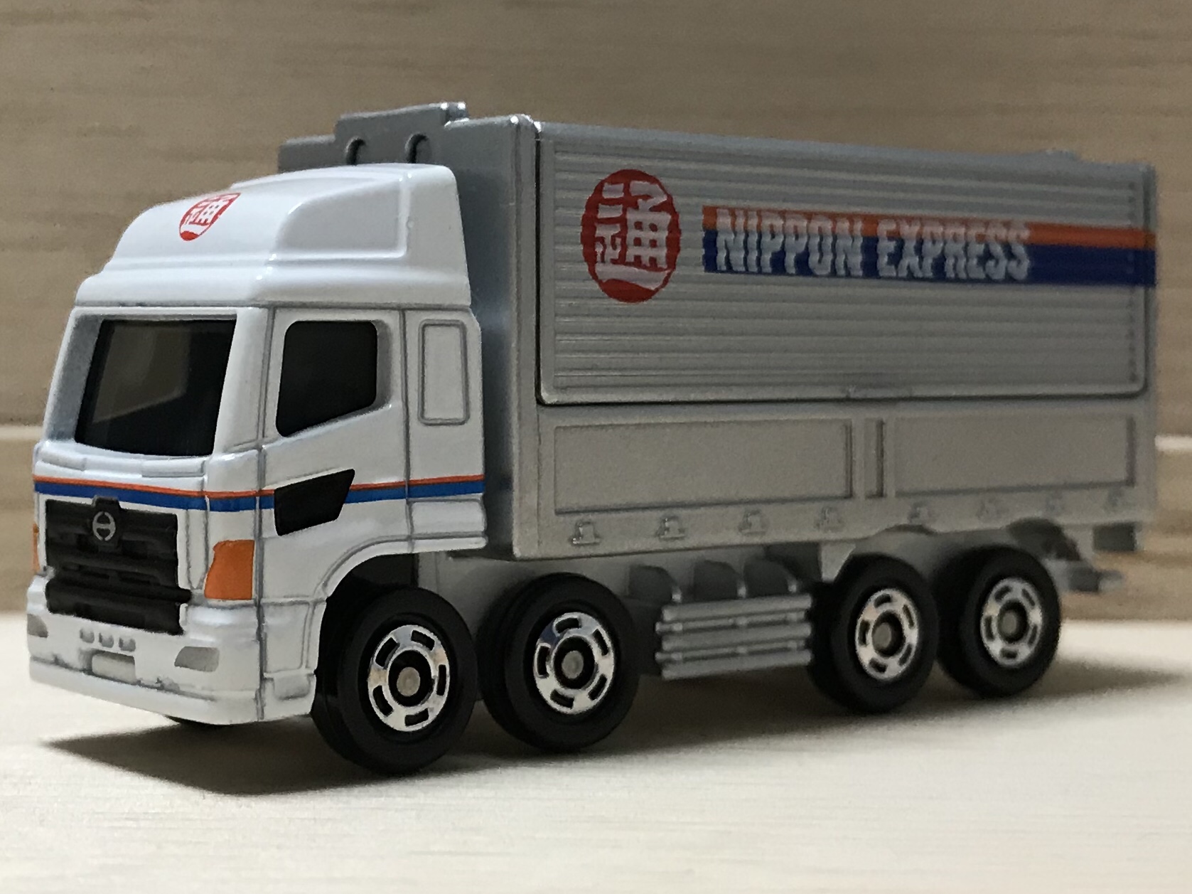 トミカ No.77 日野プロフィア 日本通運トラック トミカをたくさん集めよう。by Hachiro Style