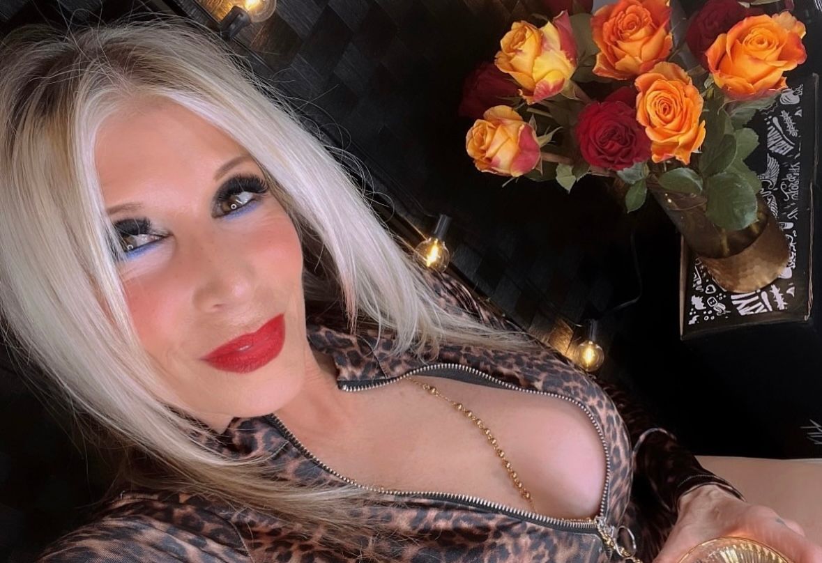 Ex-Vocalista da Vixen, Lorraine Lewis lança novo projeto com Femme