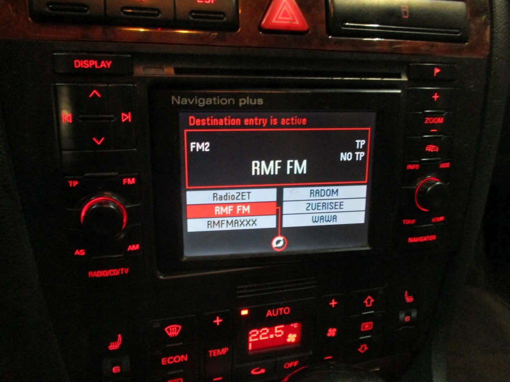 RADIO CD NAVIGATION PLUS AUDI A4 B5 JEST KOD 7633094224 oficjalne