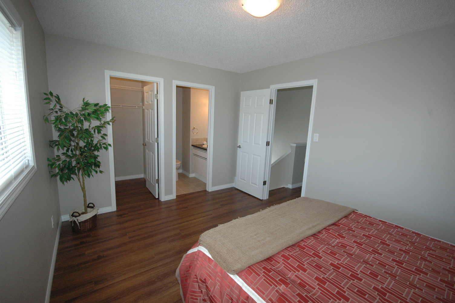 Sherwood Park 4bed Home For Sale or Rent to Own In Clover Bar