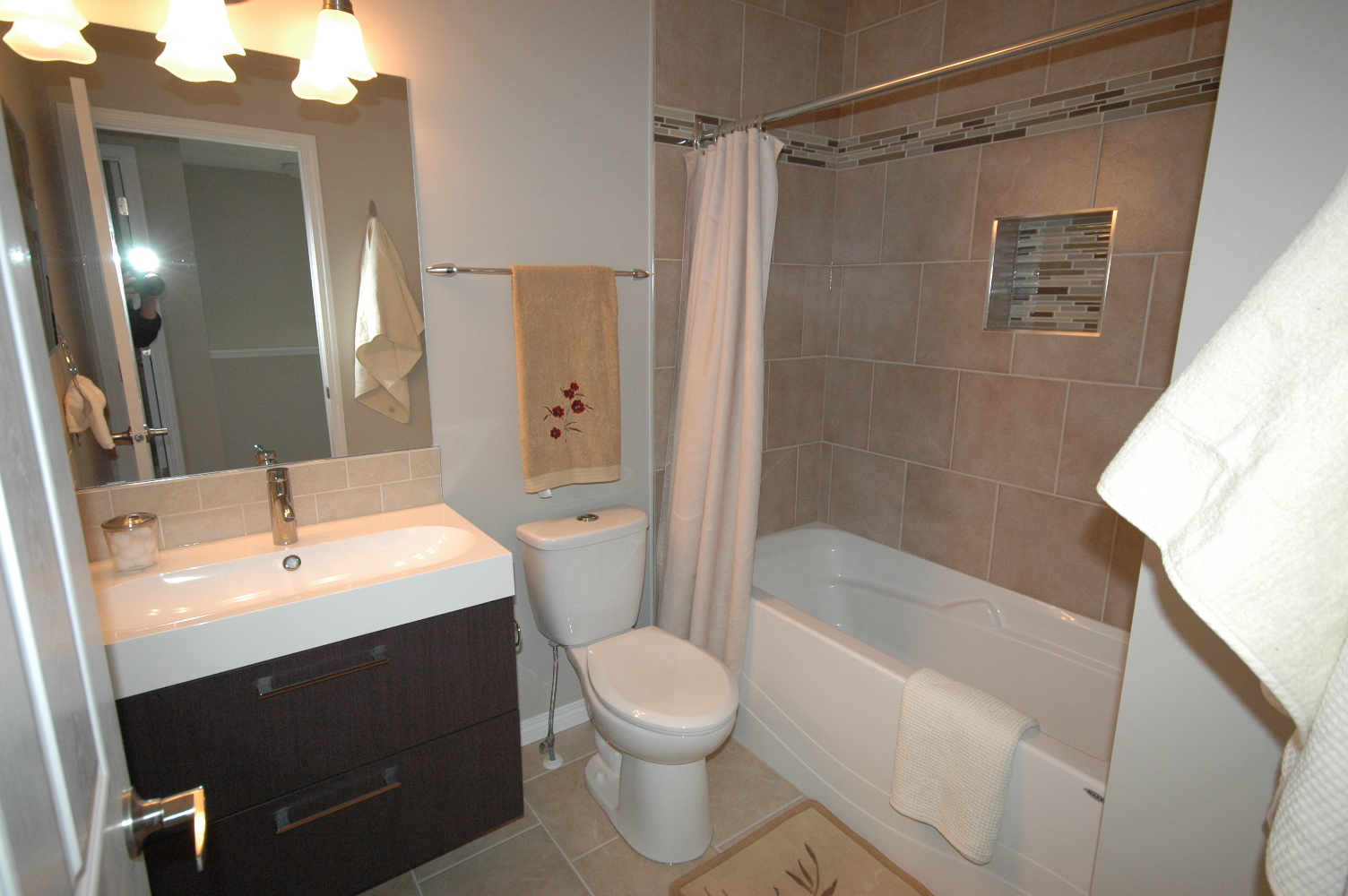 Sherwood Park 4bed Home For Sale or Rent to Own In Clover Bar