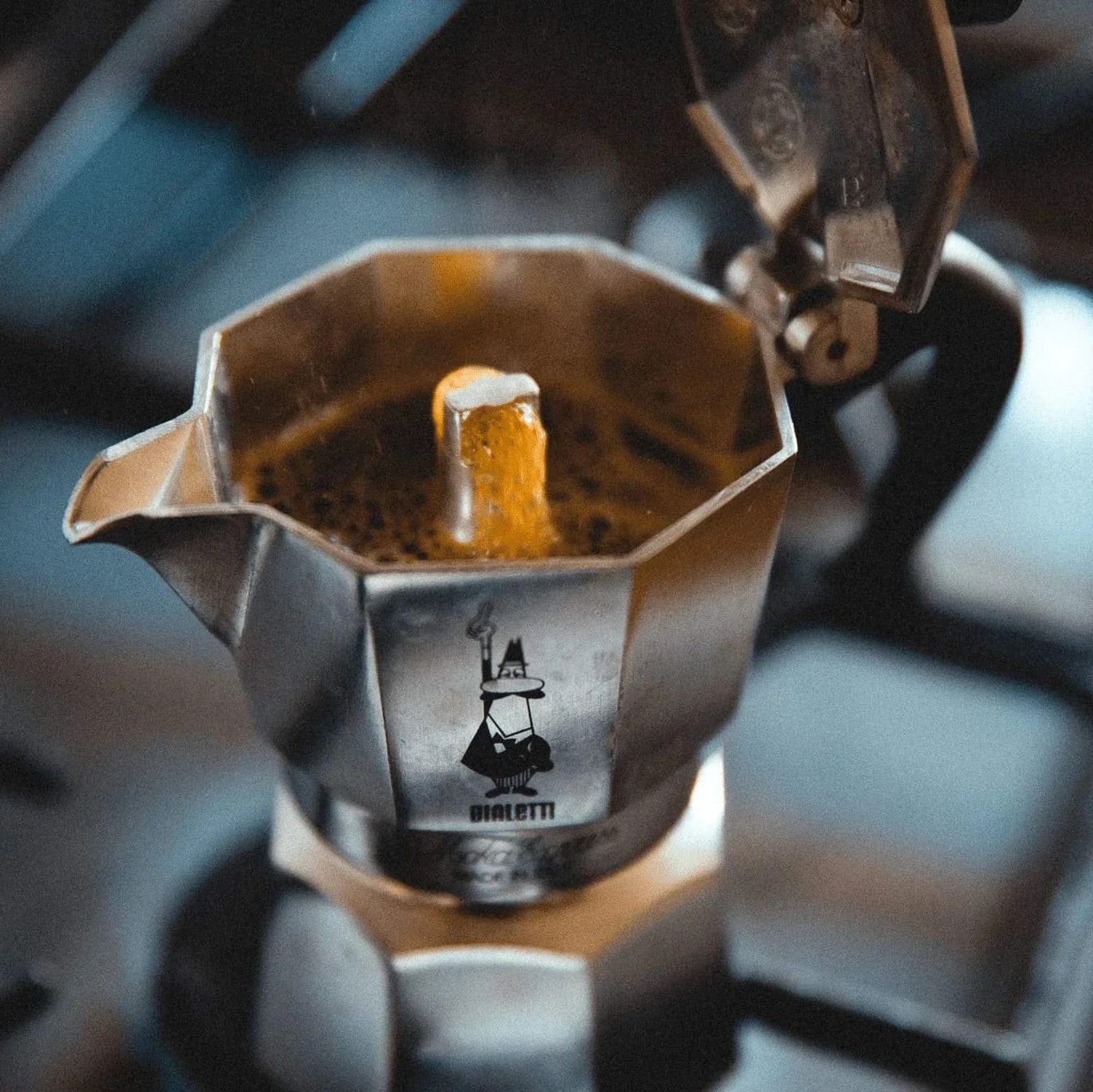How To Make Coffee In A Moka Pot 92 Degrees