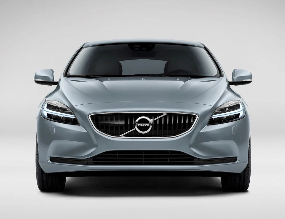 Volvo V40 Facelift Brings Lots of Blue and Thor's Hammer 95 Octane