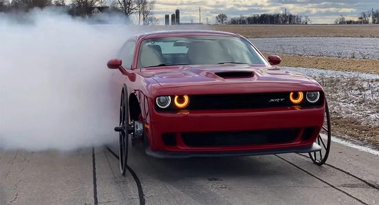 Watch a Dodge Challenger Hellcat Do Burnouts with Buggy Wheels