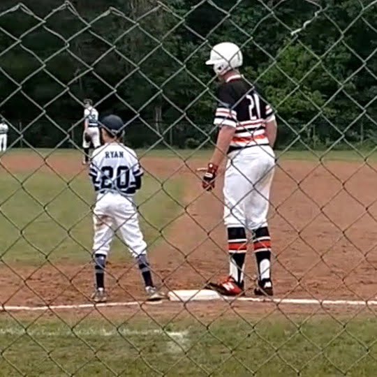 What Are the Differences Between Recreation and Travel Baseball