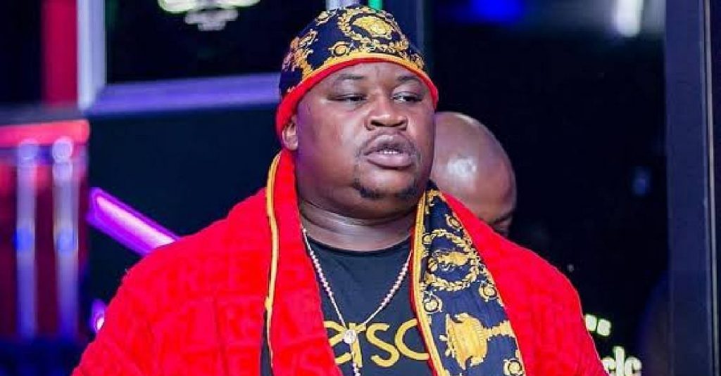 According to blogger Cutiejulz, the incident happened at a bar in Owerri.