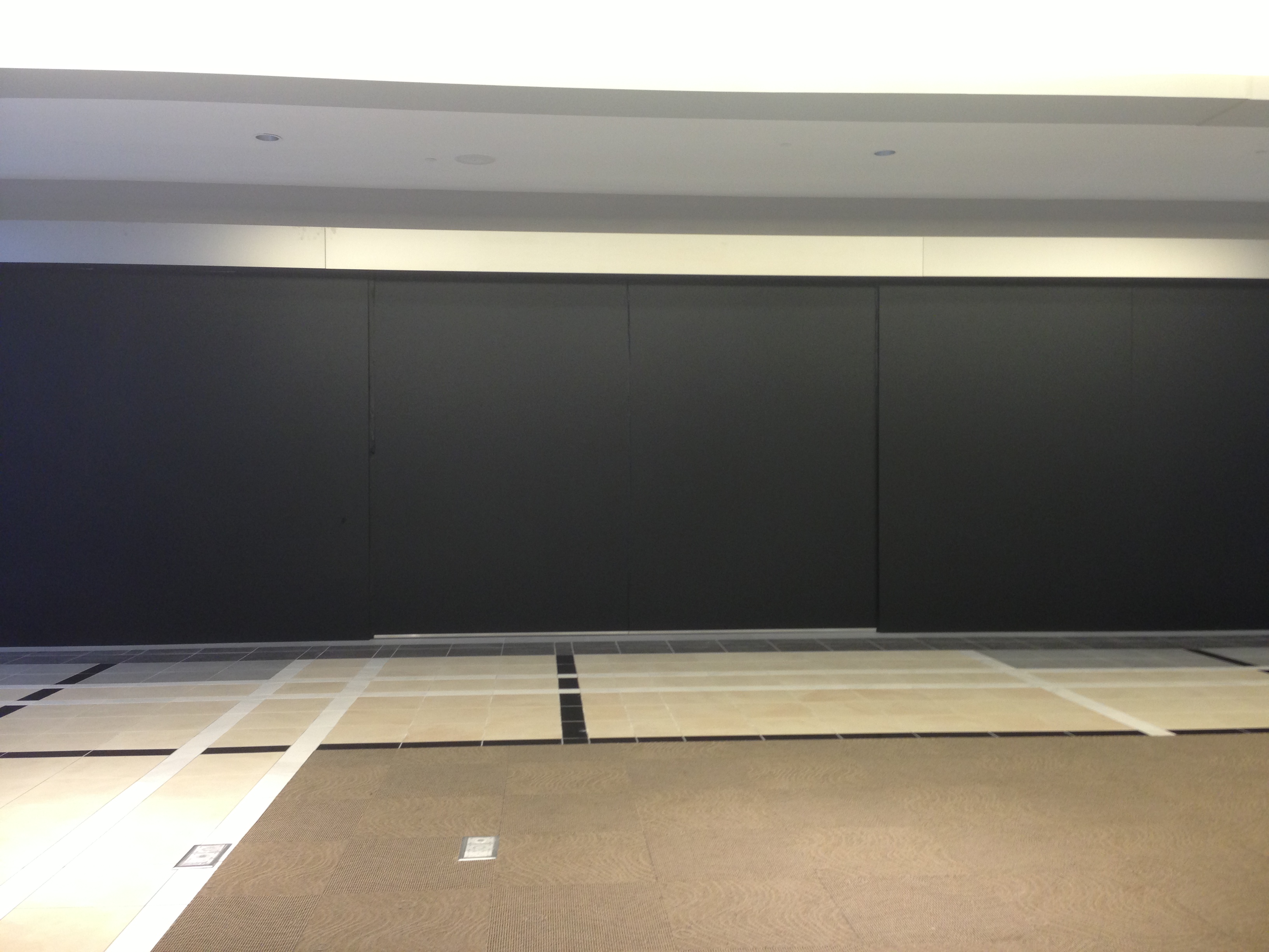 New Apple Store at QuakerBridge Mall near Princeton, NJ opening