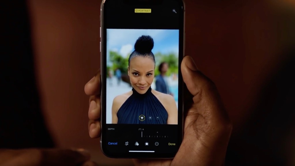 Apple shows off iPhone XR/XS Portrait Mode Depth Control with comical