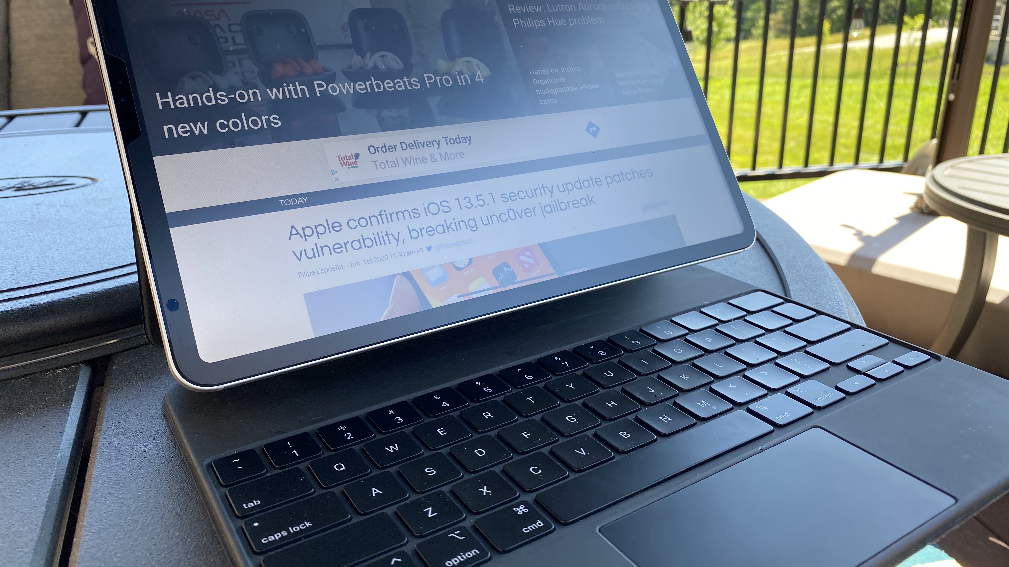 Review Moshi iVisor tames glossy iPad + MacBook with outdoorfriendly