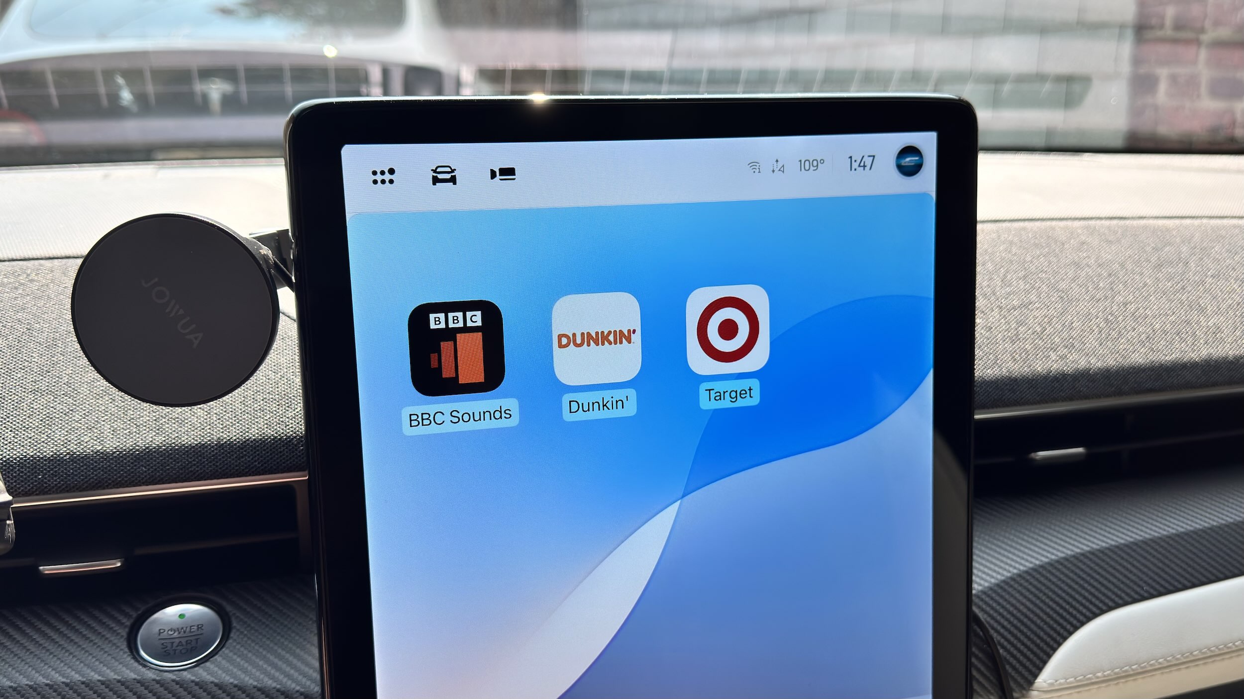 Target releases new CarPlay app with Drive Up order support