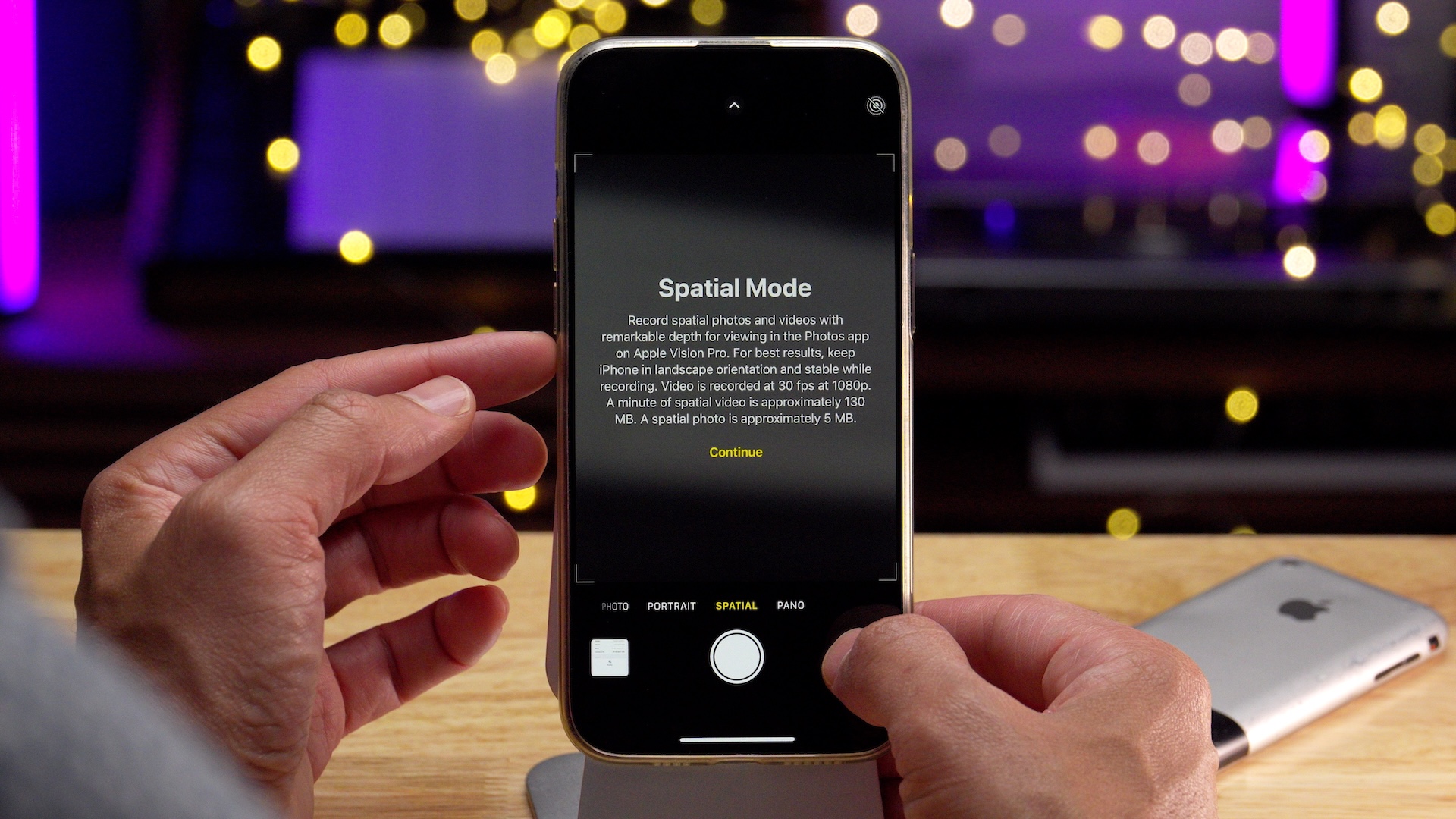 Изменения и функции iOS 18.1 beta 4: пространственные фотографии и многое другое 2 iOS 18.1 Beta 4 Features Spatial Mode splash screen