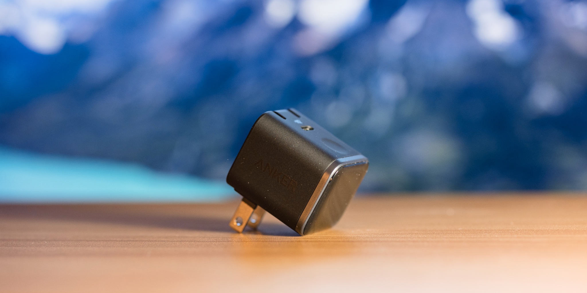 Hands-on: Anker’s new 45W charger adds a useful built-in display in a compact design [U]
