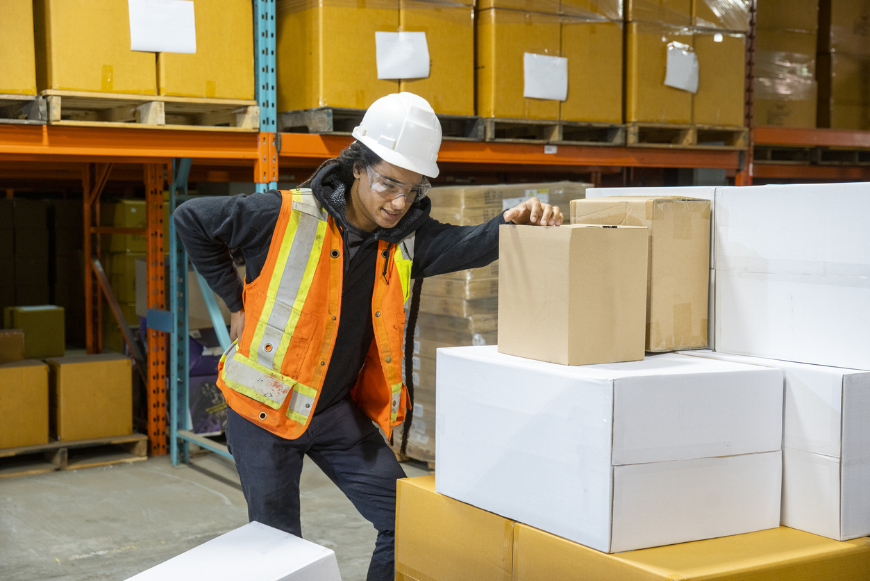 Best Ergonomic Equipment & Safety Tips for Warehouse Workers