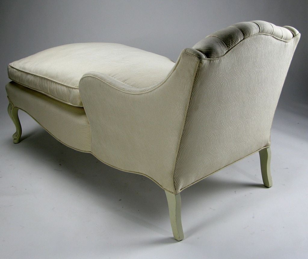 Elegant White Lacquered and Upholstered Chaise Lounge at 1stdibs