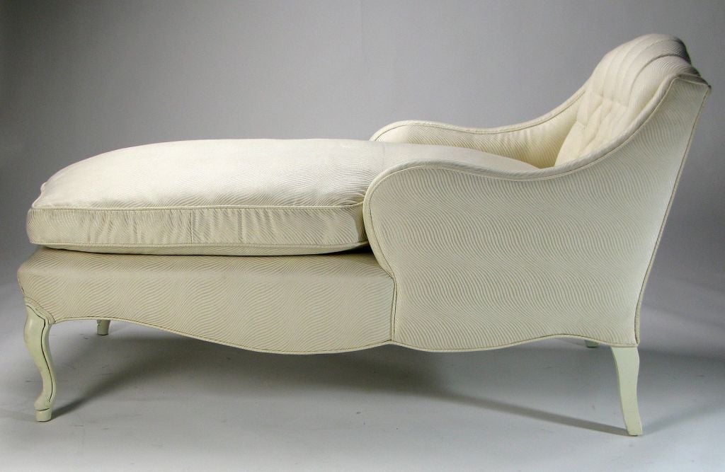 Elegant White Lacquered and Upholstered Chaise Lounge at 1stdibs