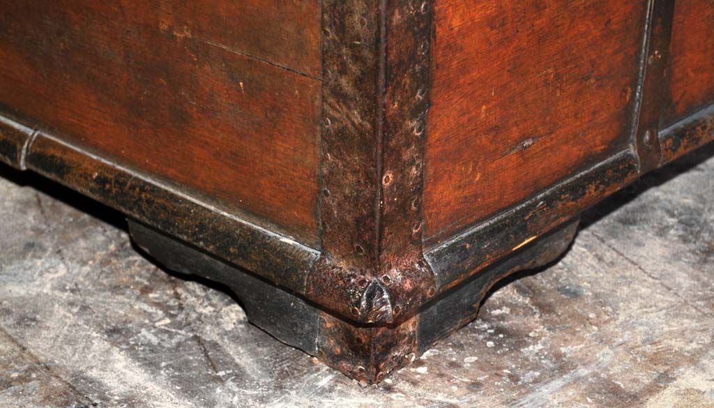 Large Hope Chest Blanket Box For Sale at 1stDibs white hope chest